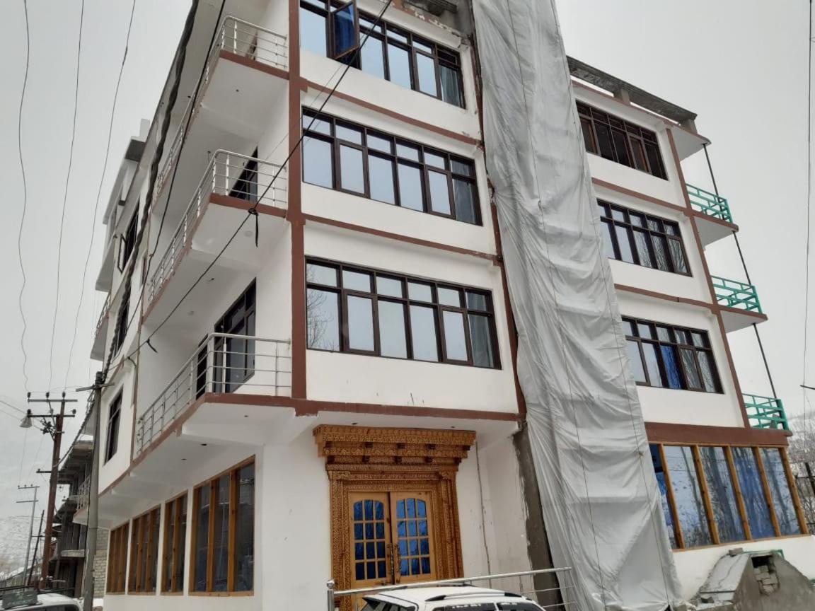 Hotel D Indian Kargil Buitenkant foto