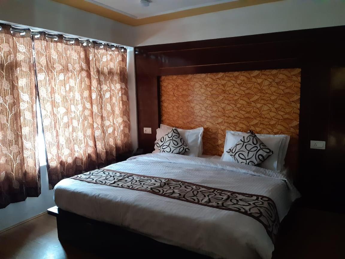 Hotel D Indian Kargil Buitenkant foto